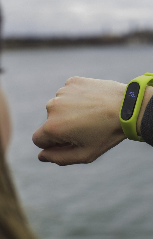 SamsTech NanoFit Fitness Tracker